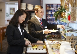 Business and Hotel Management School приглашает школьников, студентов и их родителей на индивидуальную встречу в Москве! Business and Hotel Management School приглашает школьников, студентов и их родителей на индивидуальную встречу в Москве!